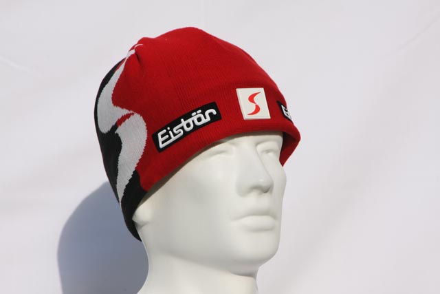 Samy - Great look with the ski pool symbol embroidered into the hat cool - black red front